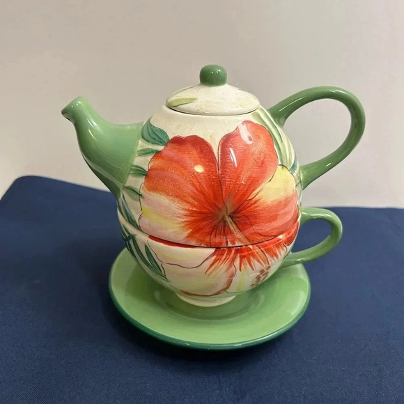 Adorable Island Plantations teapot with cup and saucer. - Picture 3 of 9